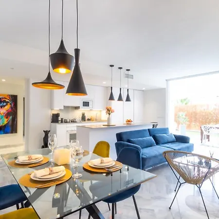 Banus - Banus - Nueva Andalucia - Dama De Noche - Premium 2br - 2ba - Stylishly Redecorated - Large Outdoor Terrace - S Pools - Ideal For Family - Just 5 Min By Car From Puerto Banus Marina And Corte Ing Luxury Shopping Mall شقة *