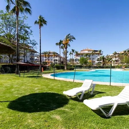 شقة Banus - Banus - Nueva Andalucia - Dama De Noche - Premium 2br - 2ba - Stylishly Redecorated - Large Outdoor Terrace - S Pools - Ideal For Family - Just 5 Min By Car From Puerto Banus Marina And Corte Ing Luxury Shopping Mall ماربيا